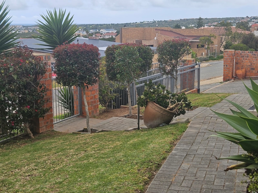 2 Bedroom Property for Sale in Stilbaai Wes Western Cape